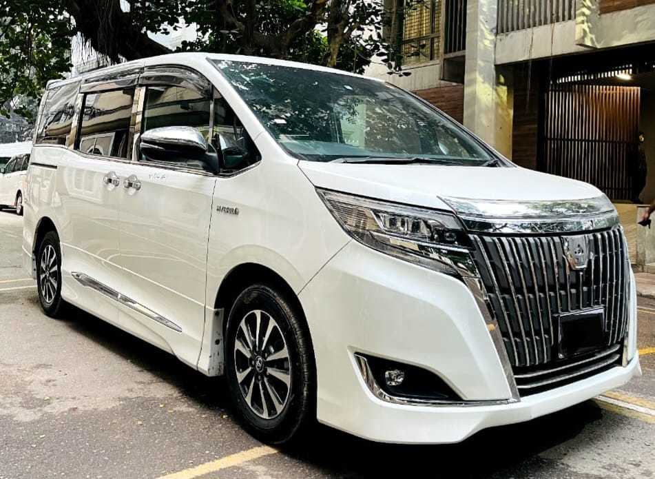 Toyota Esquire Hybrid price